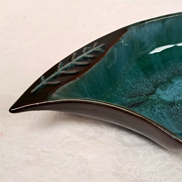 Vintage BlueMountain Pottery candy/nut/serving dish made in Canada - Picture 7 of 7